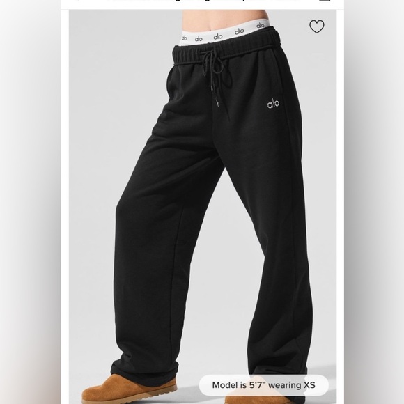 ALO YogaBlack Sweatpants - Picture 1 of 5